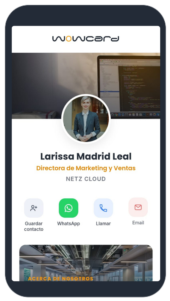 Micrositio de perfil profesional WowCard mostrado en un celular